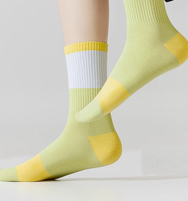 Women's Contrast Color Versatile High Socks