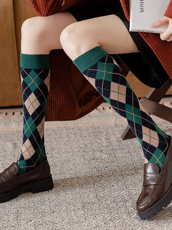 Spring and Autumn College Style Diamond Check Calf Socks