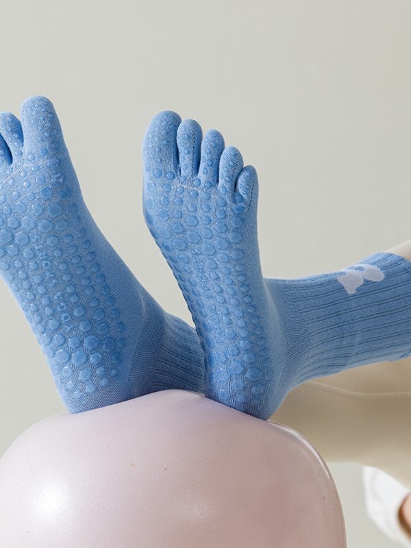 Spring and summer fashion fitness dance yoga split toe socks