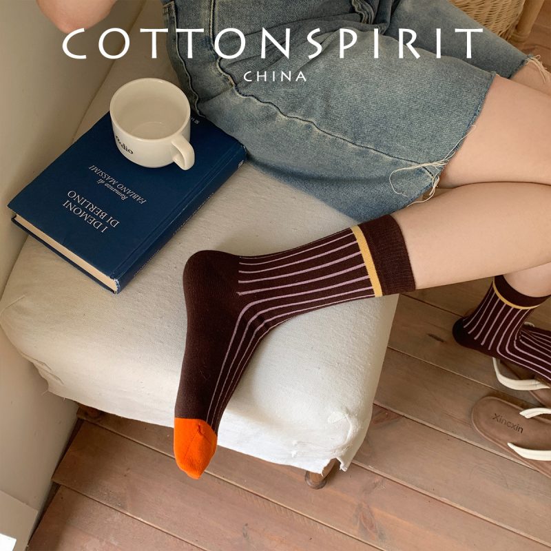 Women's fashionable pure cotton dopamine contrast striped cotton socks - Image 5