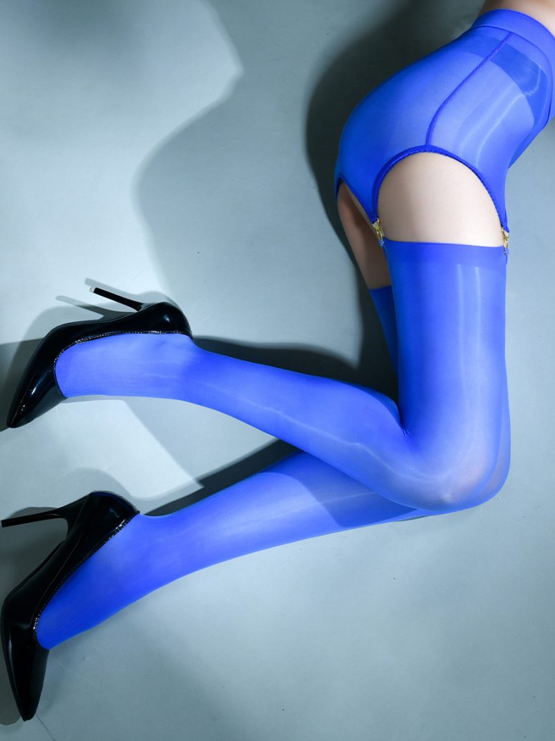 Blue shiny hip-covering suspender stockings
