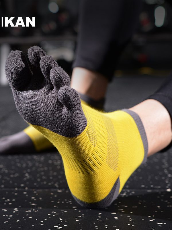 Women's split toe sports socks
