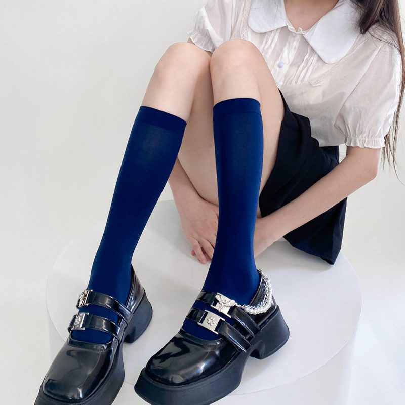Personalized versatile colorful knee-high socks