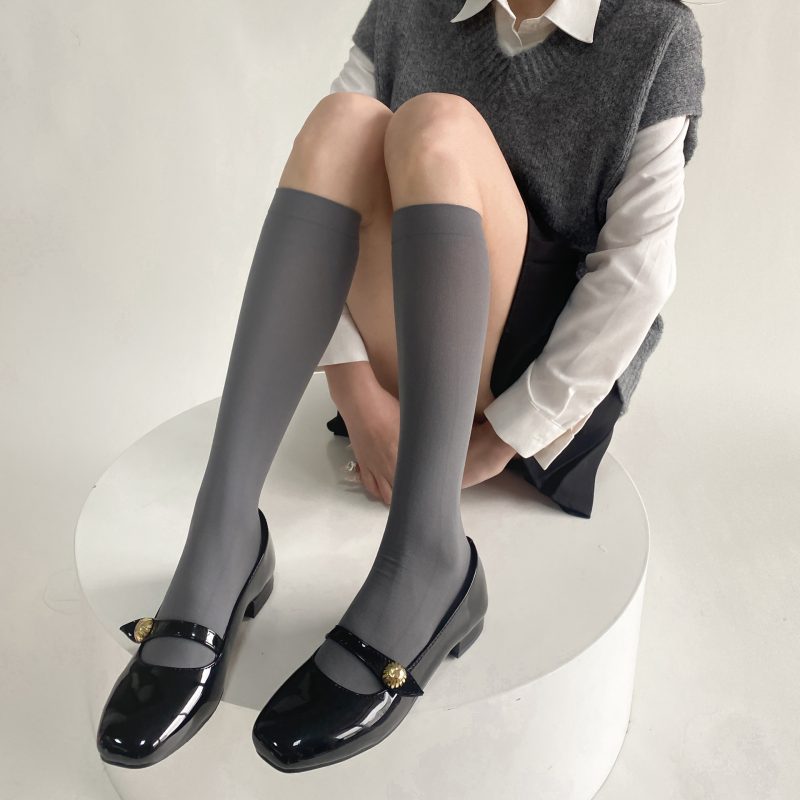 Personalized versatile colorful knee-high socks