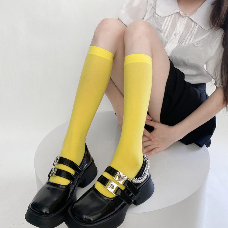 Personalized versatile colorful knee-high socks