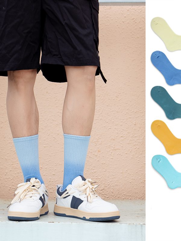 Men's Spring and Autumn Classic Original Rainbow Gradient Trendy Middle Socks