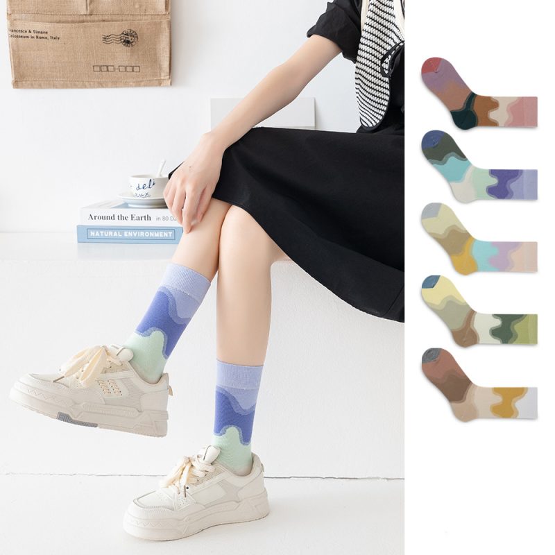 Women's Spring and Autumn Water Ripple Gradient Color Trendy Fashion Mid-Tube Socks(Pack of 5)