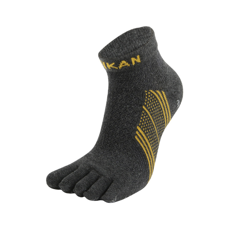 Men's breathable five-toe non-slip professional hiking socks