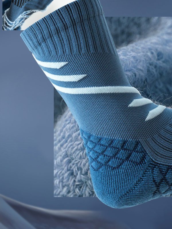 Men's autumn and winter breathable plush bottom professional running socks