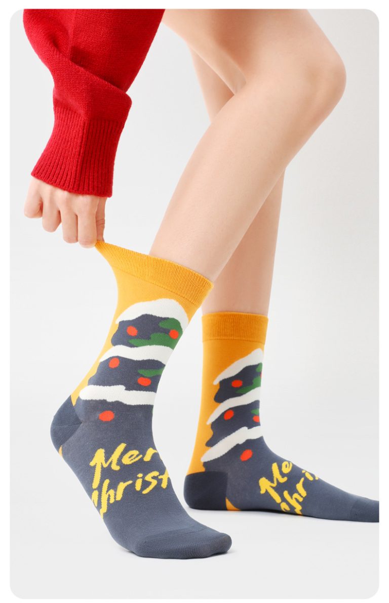 Autumn and Winter Fashion Christmas Cartoon Socks Set (5 Pairs)