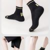 Men's antibacterial breathable sweat-wicking non-slip plush bottom professional sports socks