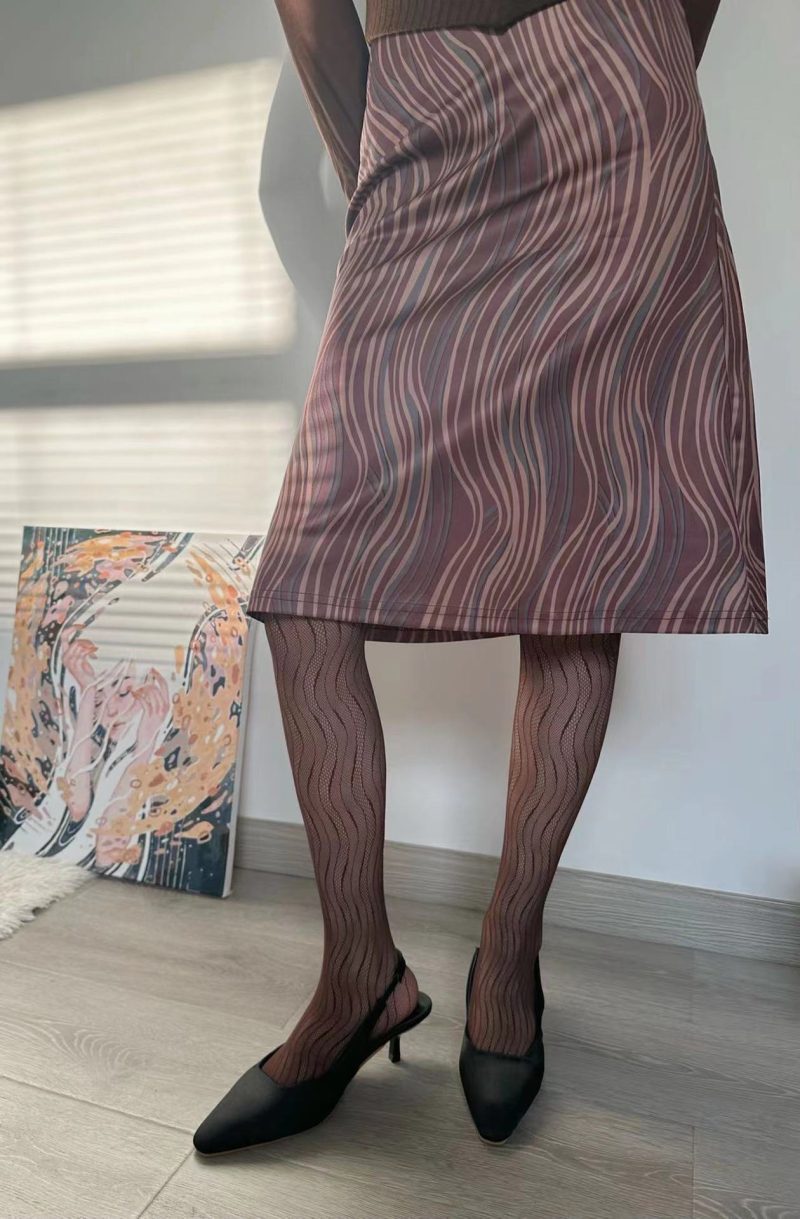 Women's Water Ripple Geometric Line Peach Pink Anti-snagging Fine Mesh Stockings