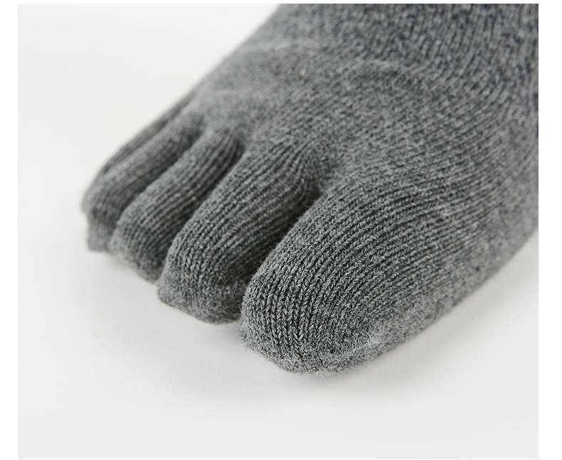 Men's breathable five-toe non-slip professional hiking socks