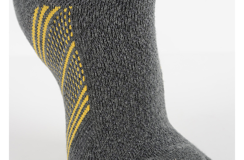 Men's breathable five-toe non-slip professional hiking socks