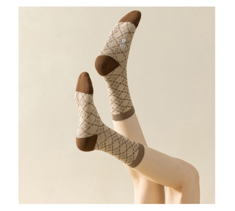 Women's spring and autumn niche trend irregular geometric pattern mid-tube socks