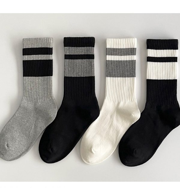 Men's spring, summer and autumn gray, white and black contrast striped socks