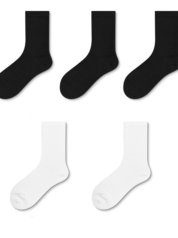 Men's black and white all-match simple autumn and winter cotton antibacterial boneless middle tube socks