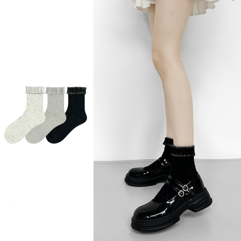 Women's autumn and winter new Korean version of solid color dot yarn lace princess style jk style mid-high socks