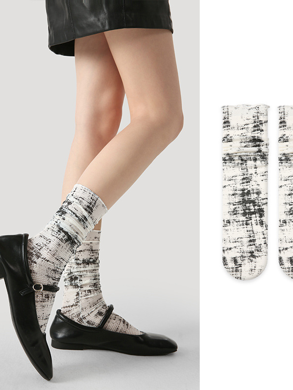 Original women's socks spring and summer sweet black and white socks women Japanese JK Lolita mid-tube socks