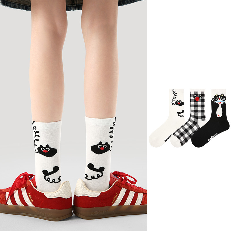 Original women's socks spring and summer black and white plaid middle tube socks cartoon cat combed cotton socks for women - Image 2