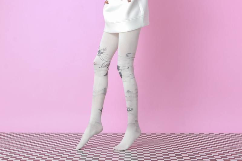 Chinese ink crane print pantyhose - Image 3