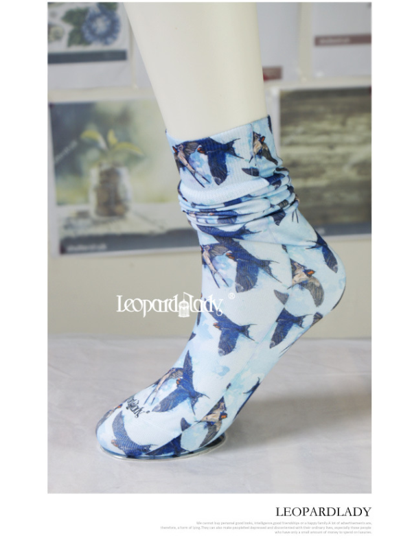 Colorful print middle tube socks
