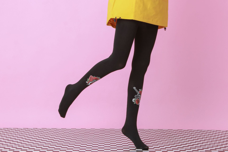 Pistol rose pattern tights Black bottoming socks