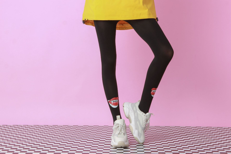 Red lips and sharp teeth pattern tights Black spring and autumn personality pattern tights - Image 3