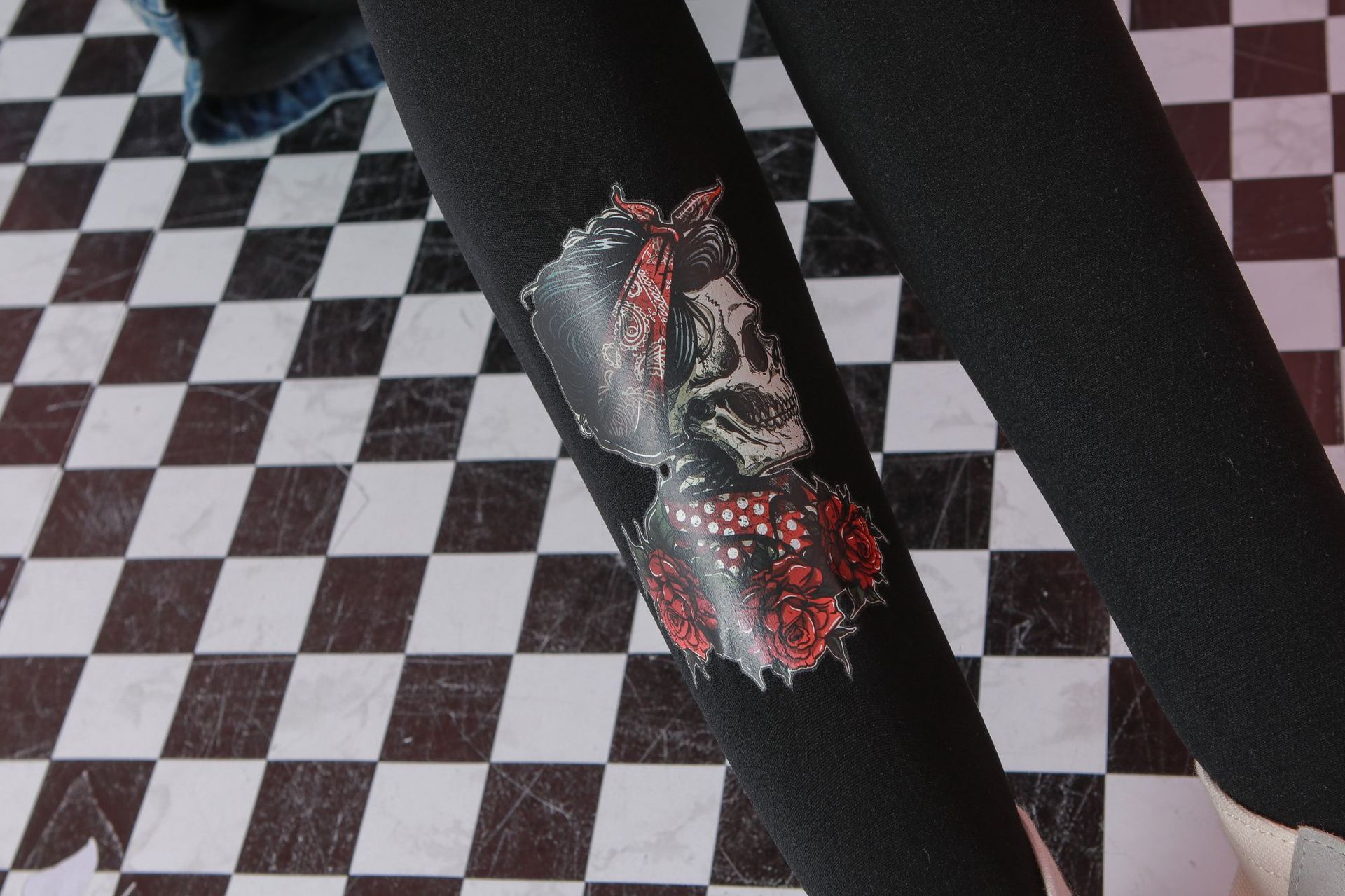 Skull Flower Tights: Gothic Floral Pattern Leggings for Women - Image 5