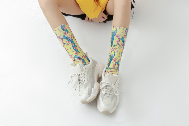 Peacock flower print socks - Image 4