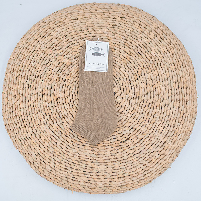 Men's Autumn Winter Thick Knit Socks: Retro Ethnic Twist Boat Socks - Image 7