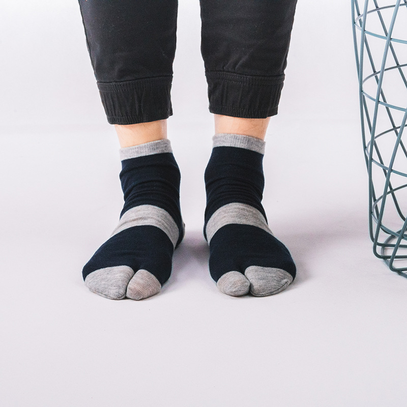 Men's Japanese Two-Toe Socks: Thin Cotton Boat Socks for Spring & Summer - Image 3