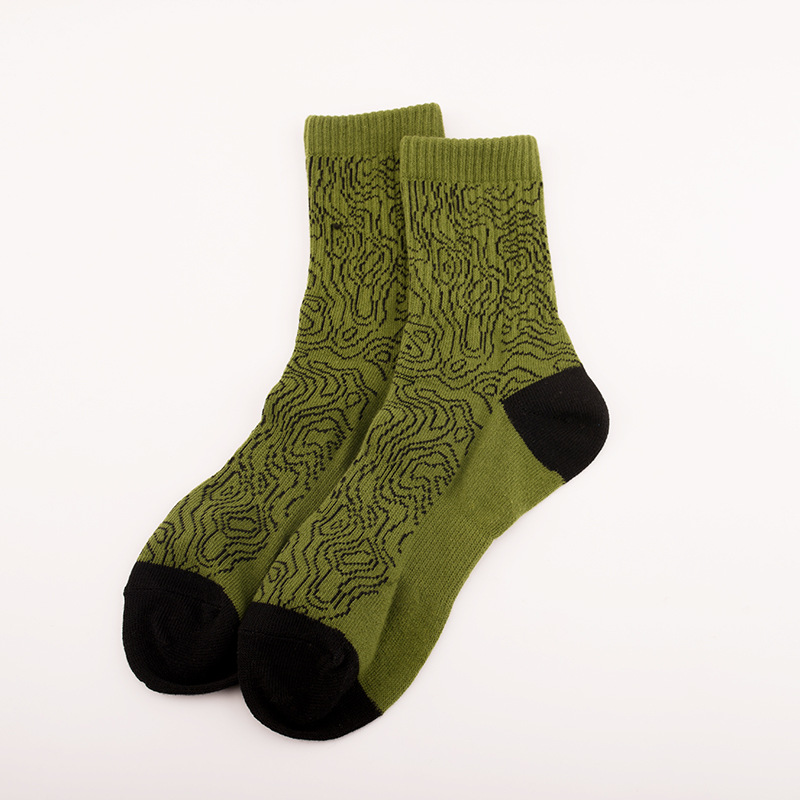 Retro Tide Sports Socks: Korean Fashion Street Skateboard Socks - Image 10