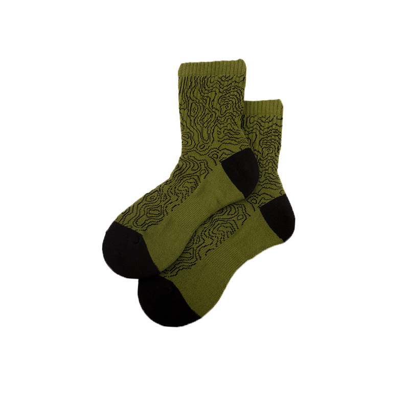 Retro Tide Sports Socks: Korean Fashion Street Skateboard Socks