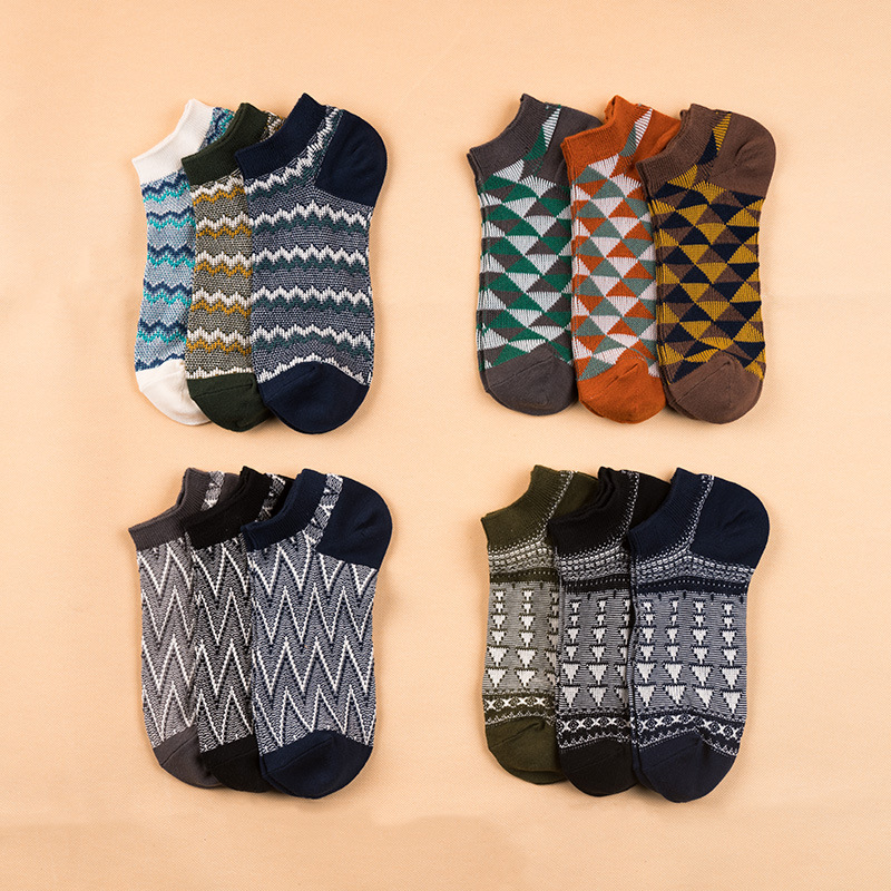 Candy Color Cotton Boat Socks: Men's Spring/Summer Fashion
