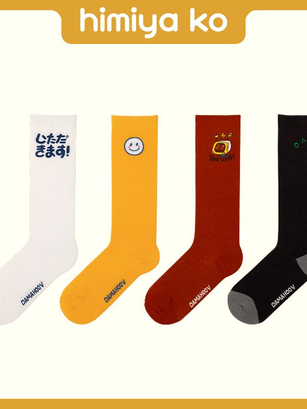 Women's socks, new spring and summer retro calf socks, four seasons ins personality smiley face trendy socks, cotton mid-tube ankle socks