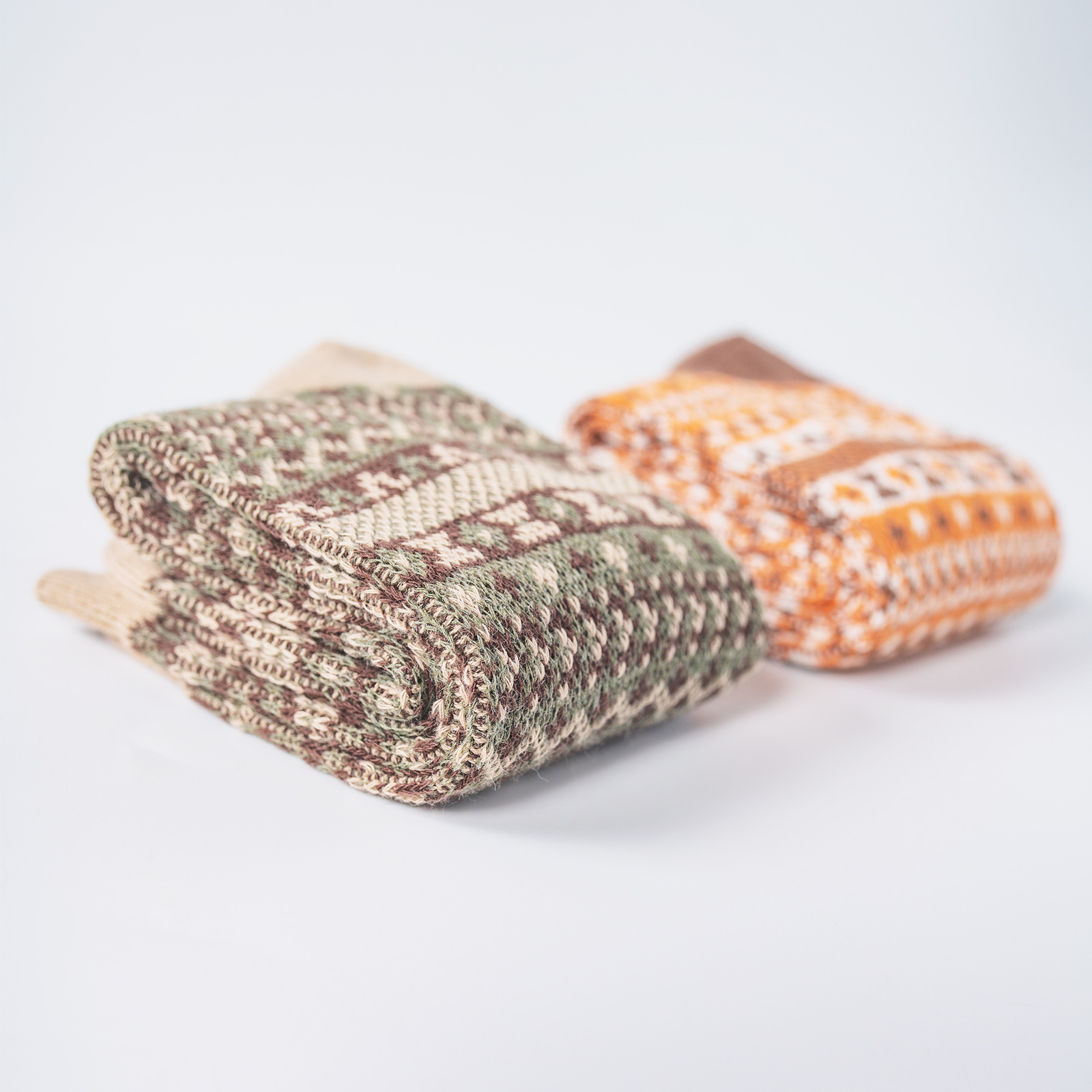 Retro American Combed Cotton Socks: Autumn Winter Ethnic Couple Socks - Image 4