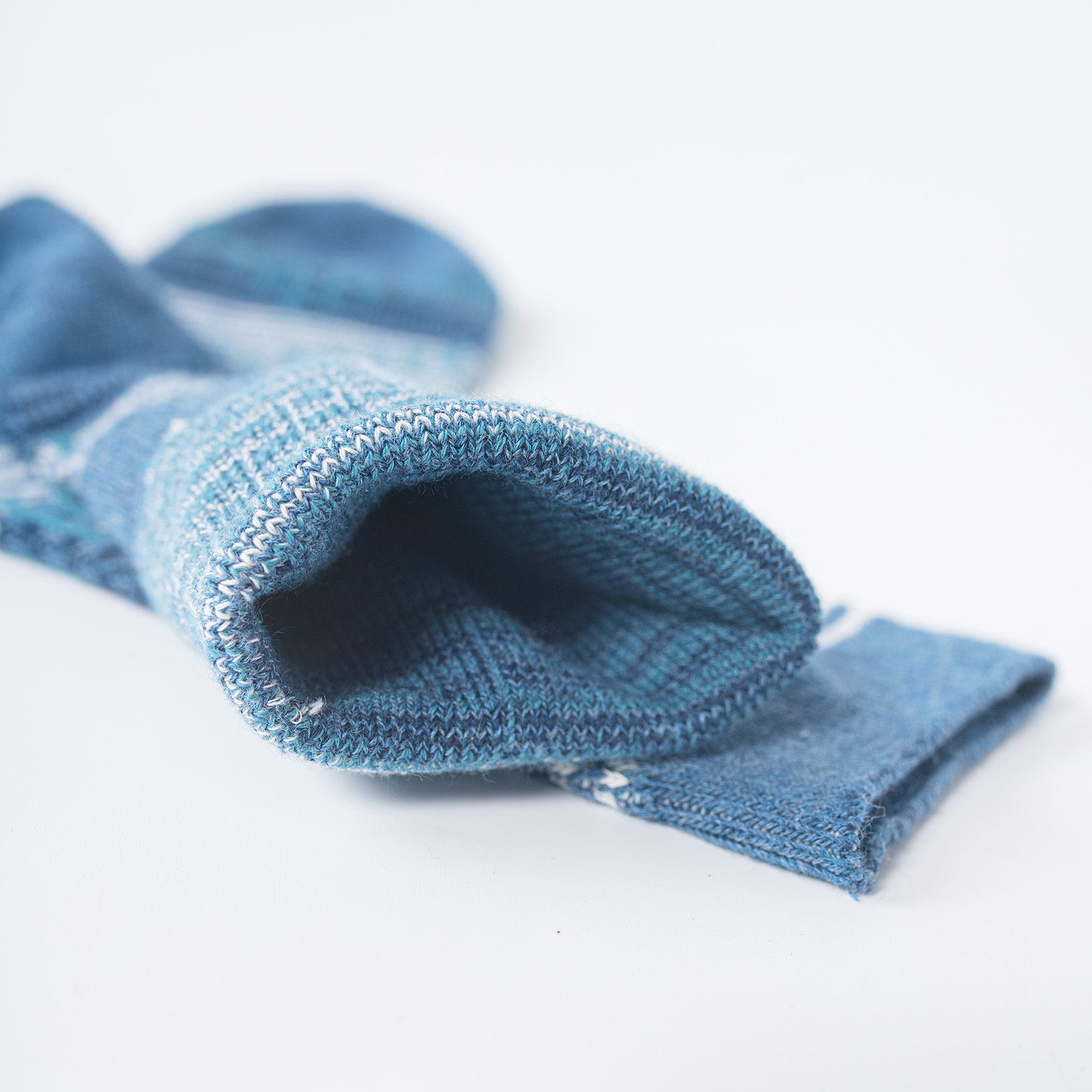 Retro Trendy American Socks: Autumn Winter Combed Cotton Mid-Tube for Men & Women - Image 3