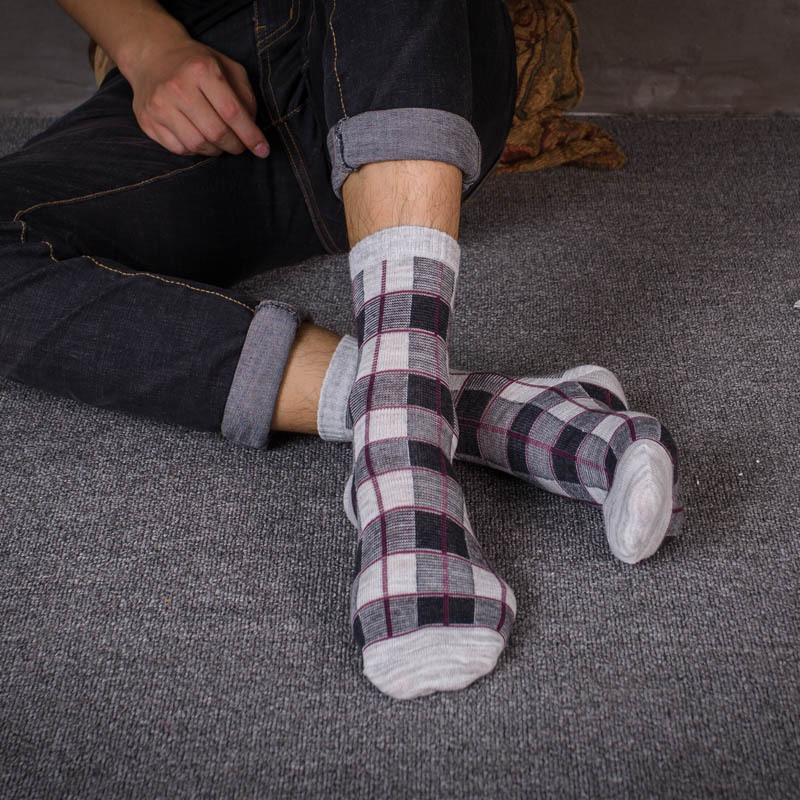 Men's Japanese Checkered Socks: Retro Harajuku Style for Autumn & Winter - Image 3
