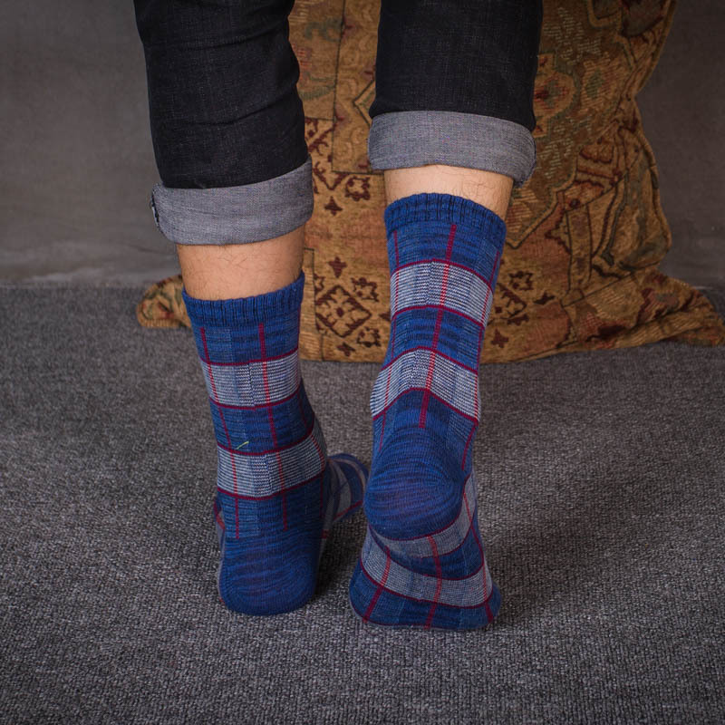 Men's Japanese Checkered Socks: Retro Harajuku Style for Autumn & Winter - Image 4