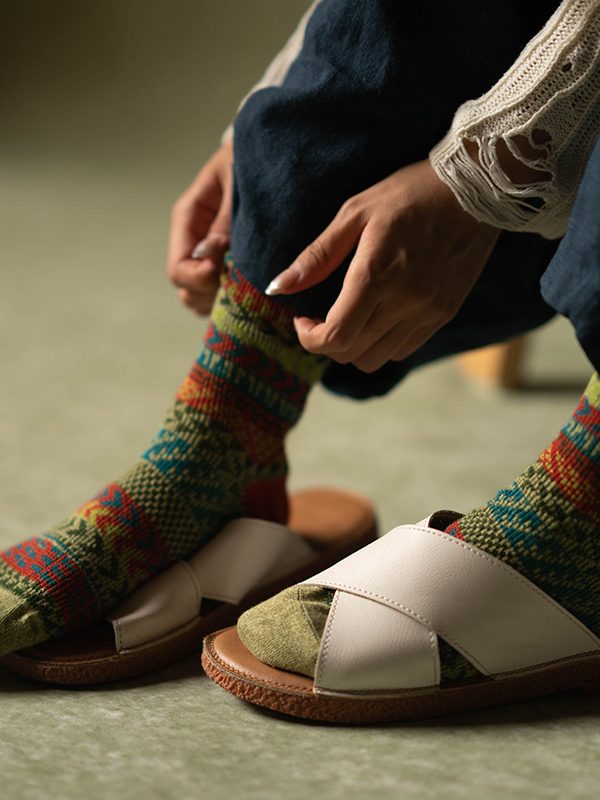 2024 new ethnic style autumn and winter  fashion brand men's and women's socks combed cotton boneless retro fashion lovers socks