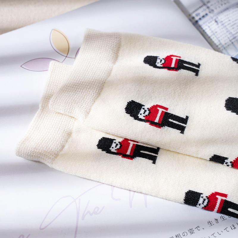 Men's Retro British Guard Socks: Spring Summer Sports Style - Image 3