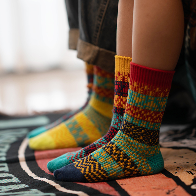 Ami Kaji Men's Thick Knit Winter Socks: Warm & Trendy - Image 2