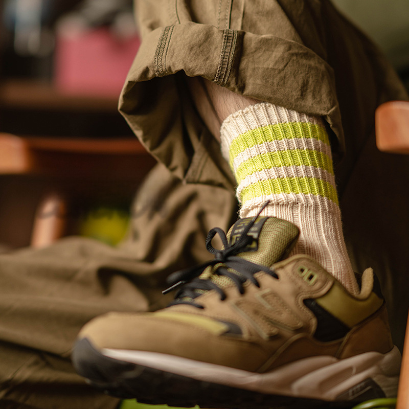 Men's Winter Socks: Thick Combed Cotton, Retro Japanese Style, Heavy Duty Sports Socks - Image 2